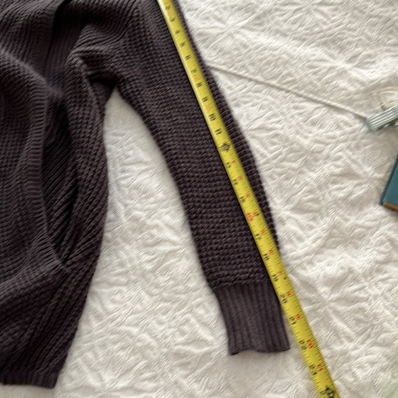 Market & Spruce sweater. - Picture 4 of 6